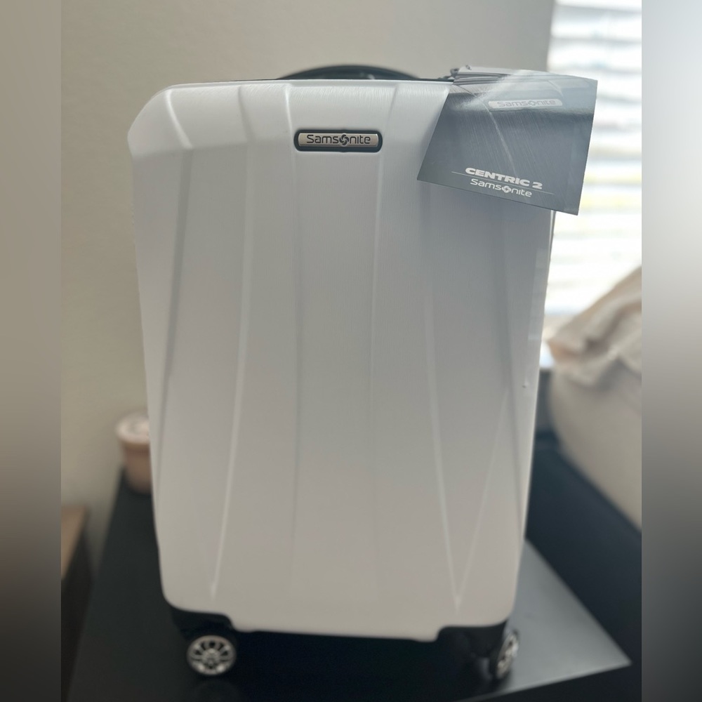 Samsonite 20” Carry On Luggage